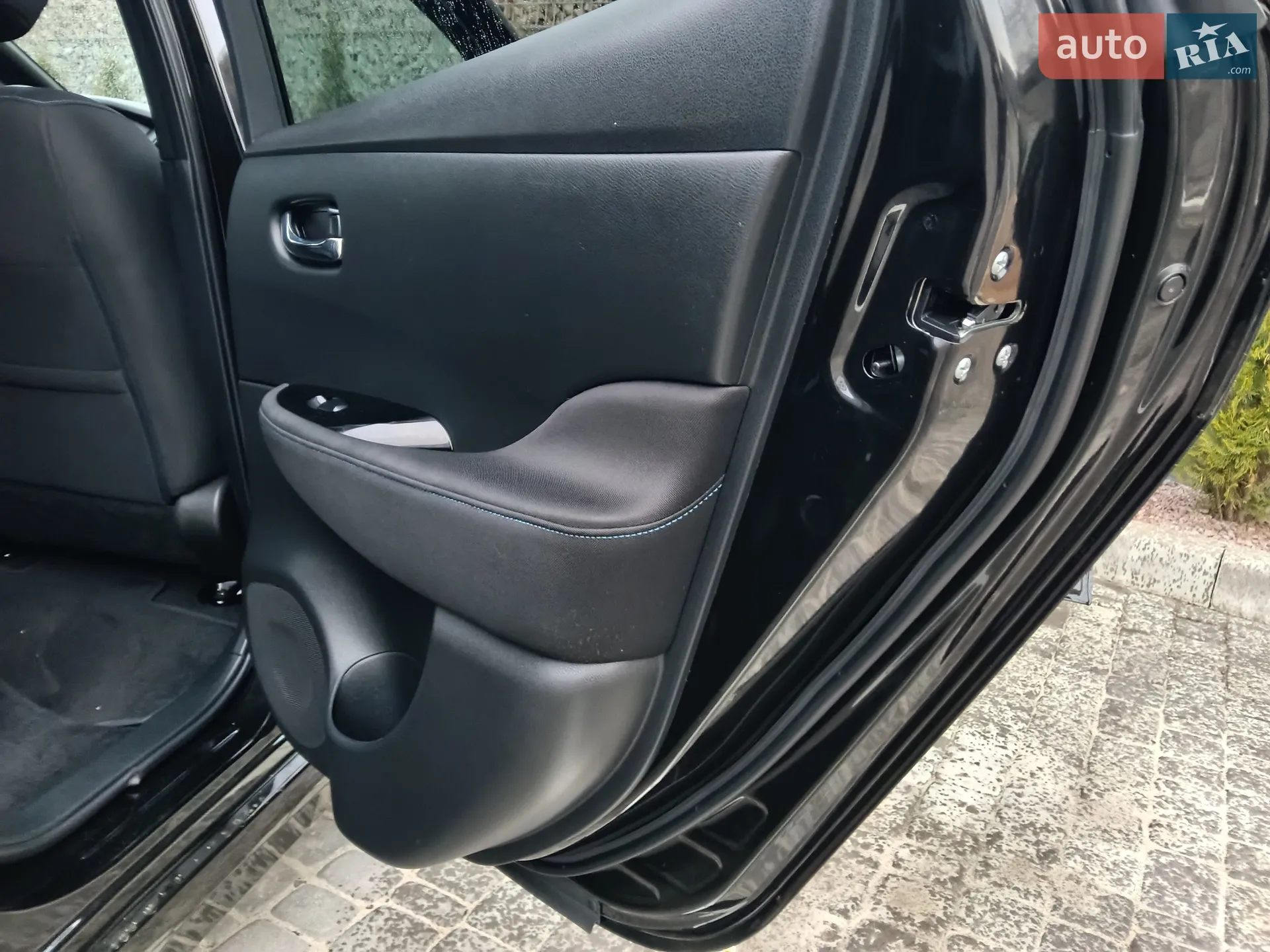 2022 Nissan Leaf - мініатюра 11