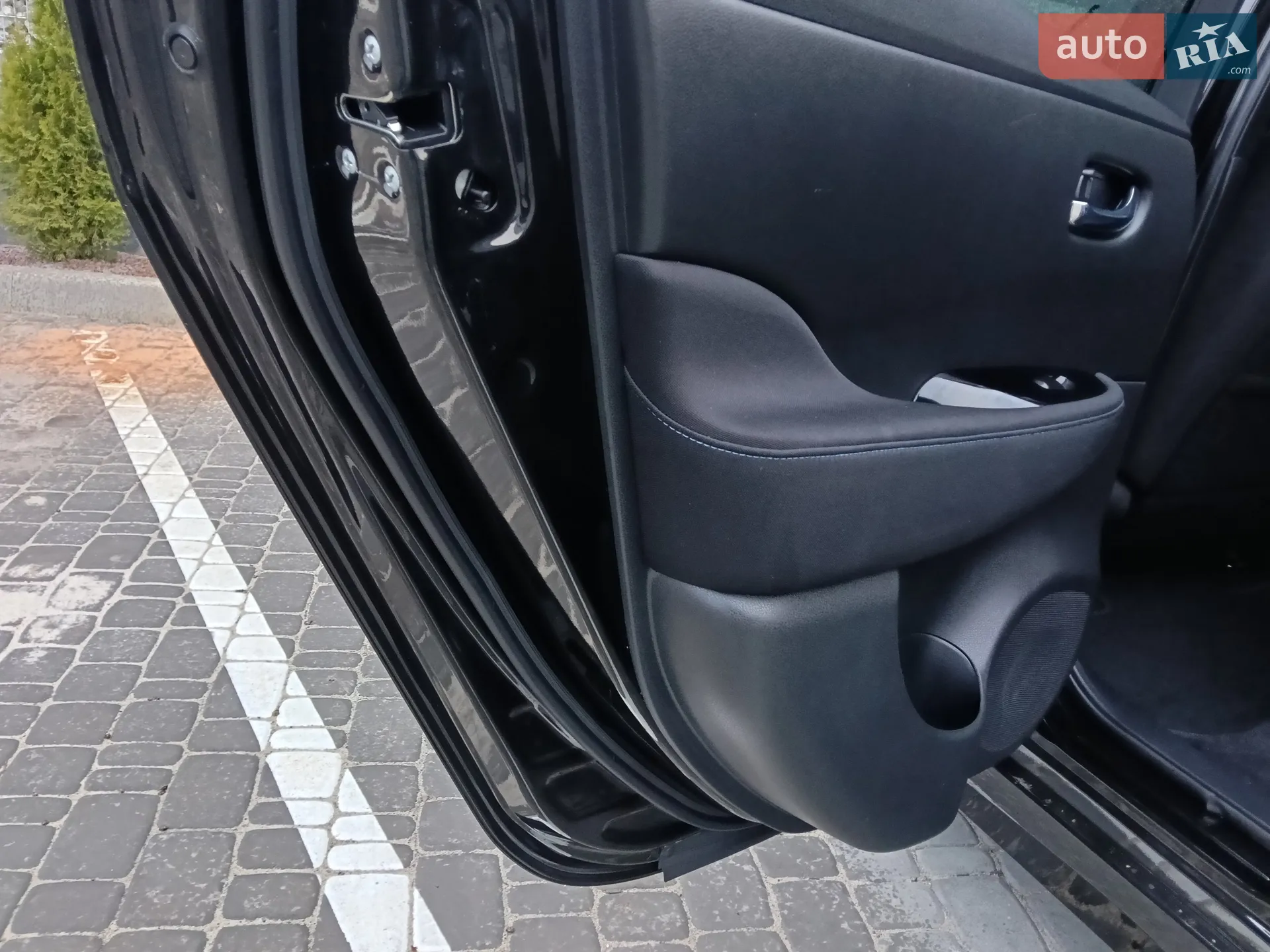 2022 Nissan Leaf - мініатюра 17