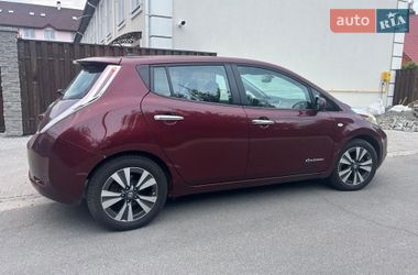 Хэтчбек Nissan Leaf 2016 в Святопетровское