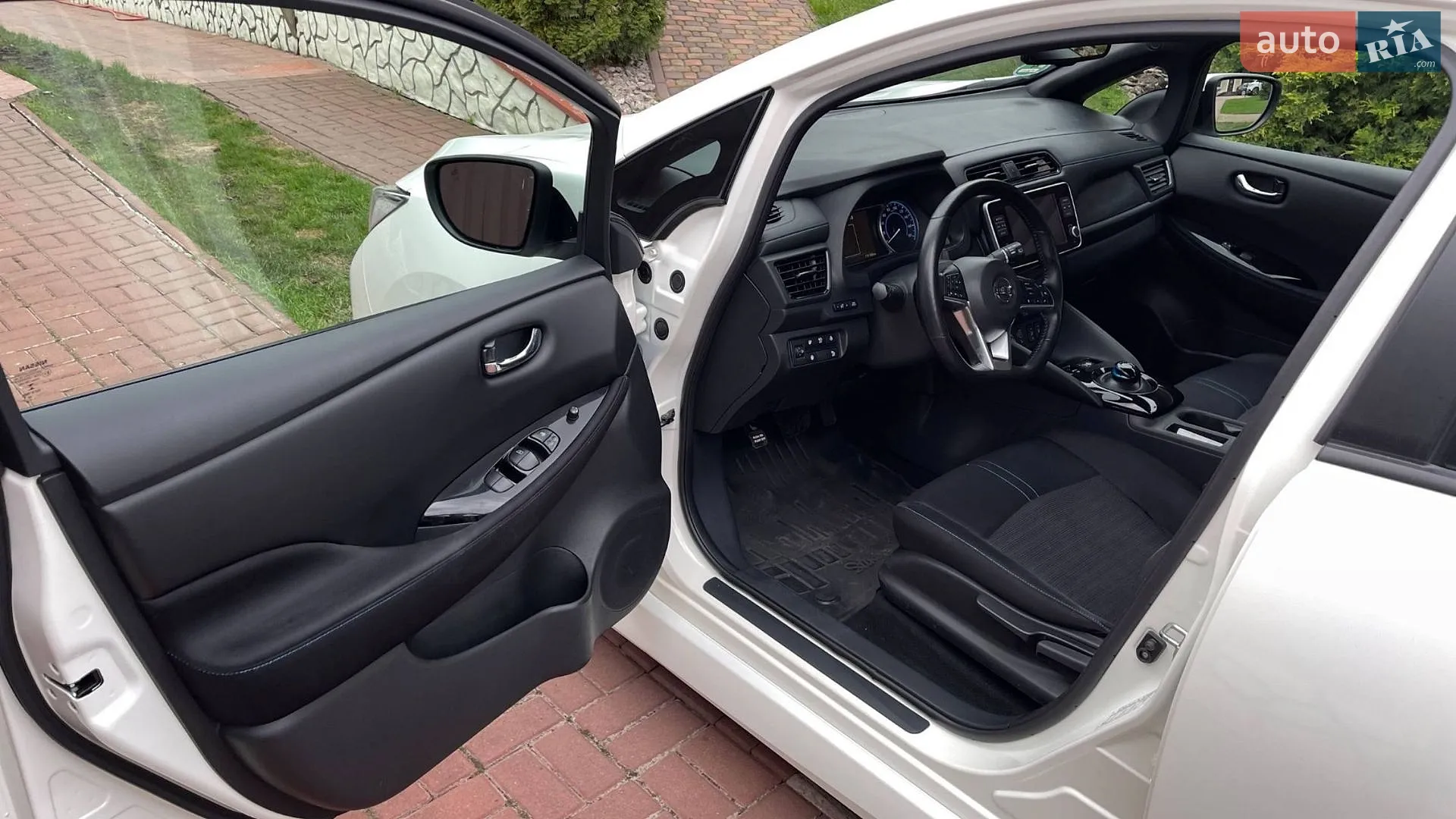 2020 Nissan Leaf - мініатюра 16