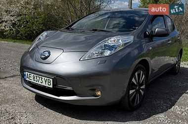 Хэтчбек Nissan Leaf 2016 в Днепре