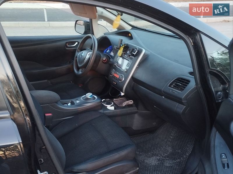 Хэтчбек Nissan Leaf 2016 в Одессе