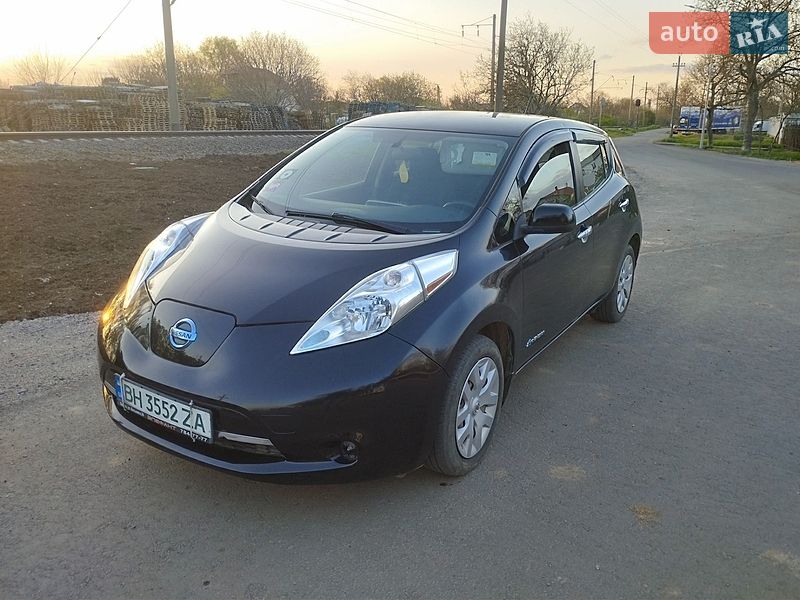 Хэтчбек Nissan Leaf 2016 в Одессе
