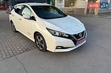 Хетчбек Nissan Leaf 2018 в Дніпрі