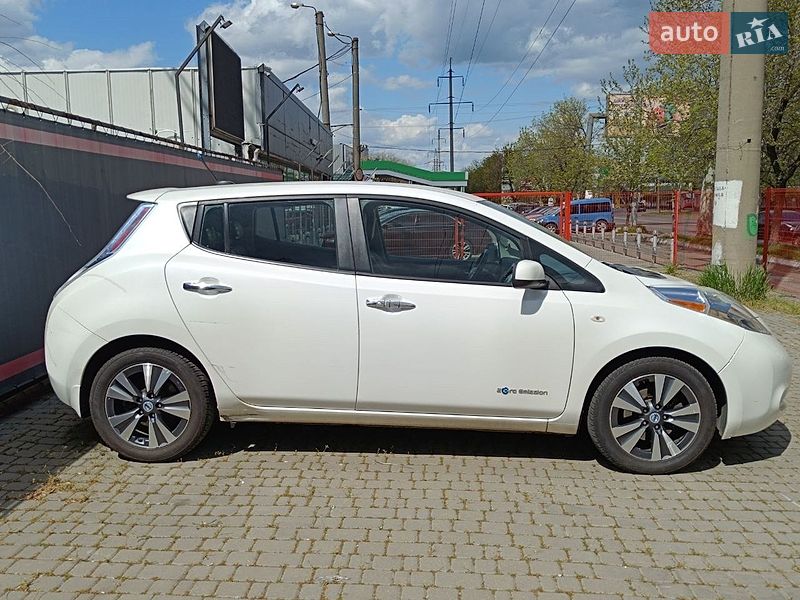 Хэтчбек Nissan Leaf 2014 в Одессе