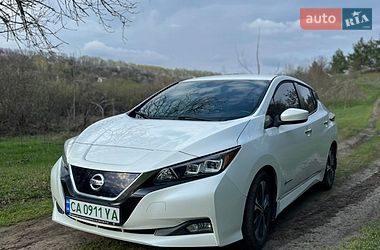 Хетчбек Nissan Leaf 2018 в Черкасах