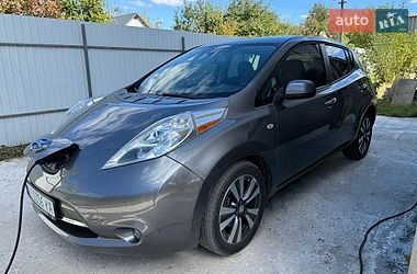 Хэтчбек Nissan Leaf 2015 в Ирпене