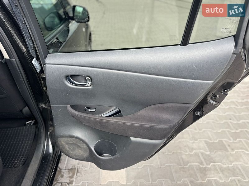 Хэтчбек Nissan Leaf 2014 в Владимире
