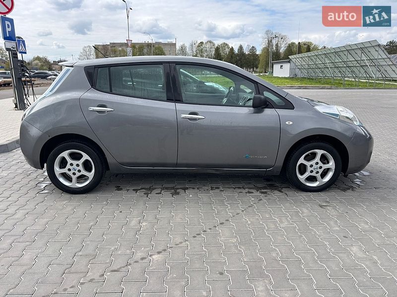 Хэтчбек Nissan Leaf 2014 в Владимире