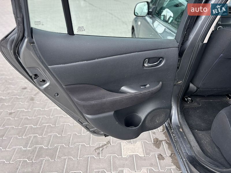 Хэтчбек Nissan Leaf 2014 в Владимире