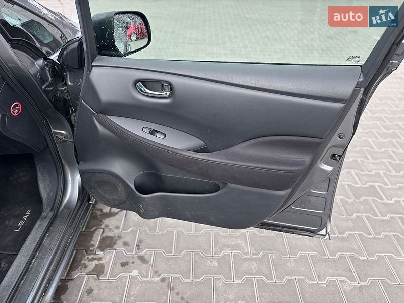 Хэтчбек Nissan Leaf 2014 в Владимире