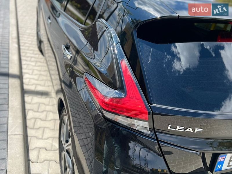 Хэтчбек Nissan Leaf 2018 в Кропивницком
