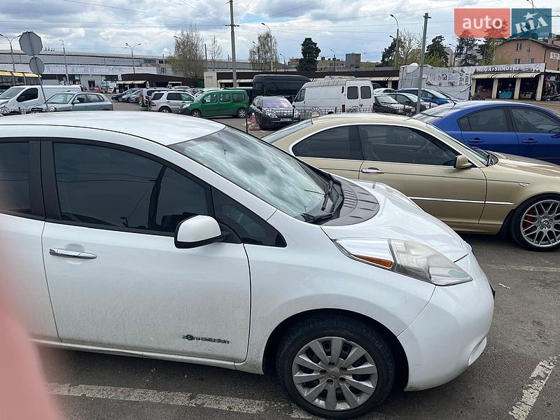 Хэтчбек Nissan Leaf 2013 в Киеве