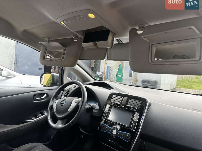 Хэтчбек Nissan Leaf 2014 в Львове