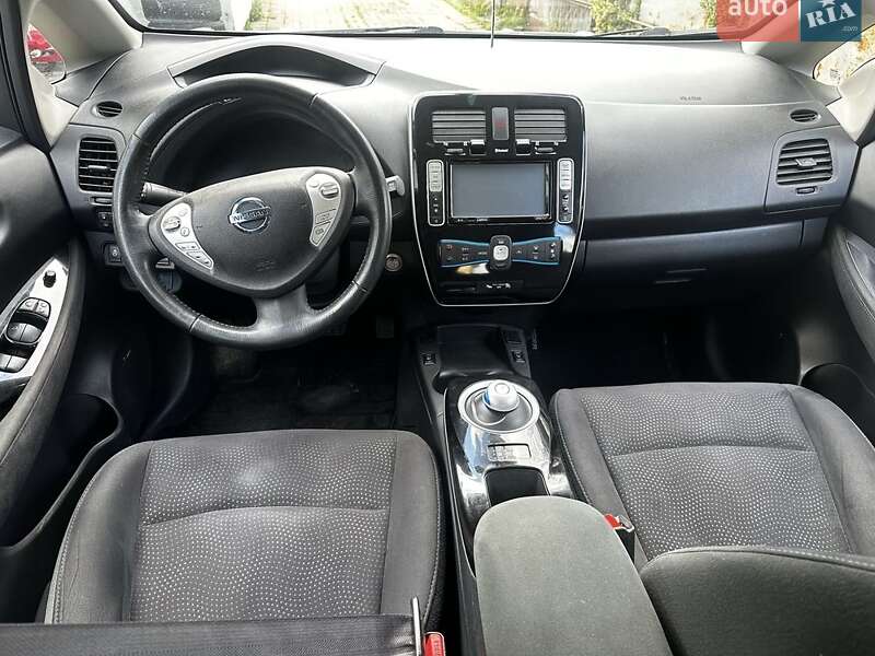 Хэтчбек Nissan Leaf 2014 в Львове