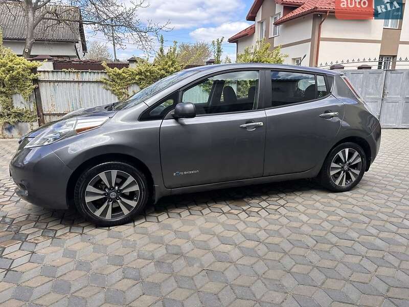 Хэтчбек Nissan Leaf 2014 в Львове