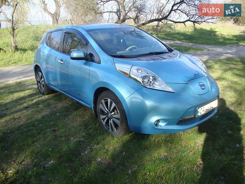 Хетчбек Nissan Leaf 2015 в Черкасах