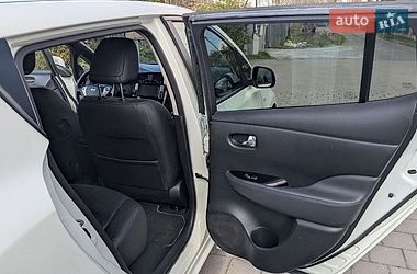 Хетчбек Nissan Leaf 2015 в Рівному