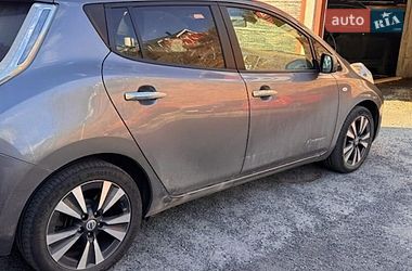 Хэтчбек Nissan Leaf 2014 в Львове