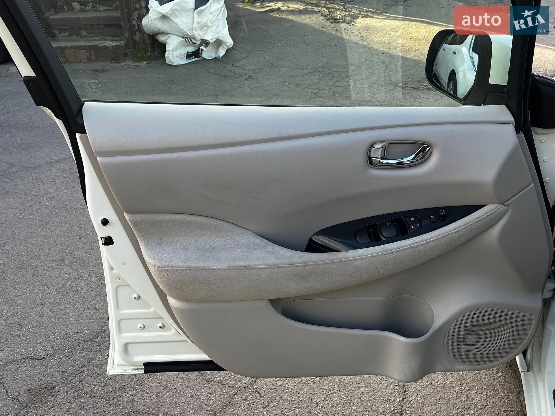 2013 Nissan Leaf - мініатюра 16