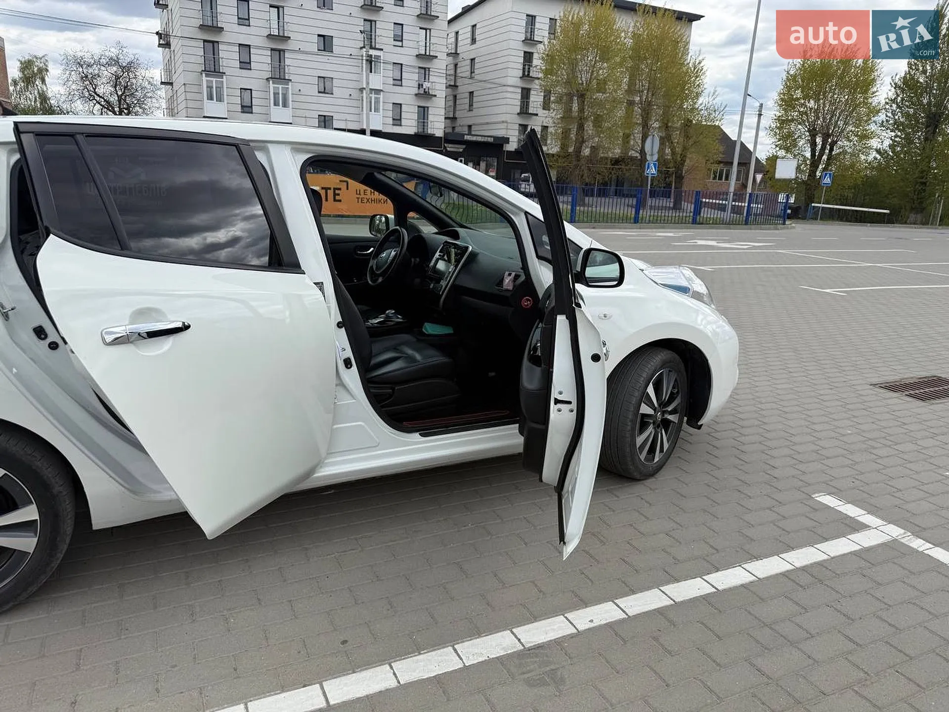 2017 Nissan Leaf - мініатюра 8
