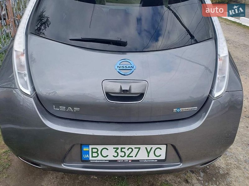 Хетчбек Nissan Leaf 2014 в Сокалі