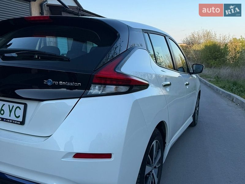 Хетчбек Nissan Leaf 2020 в Кам'янець-Подільському