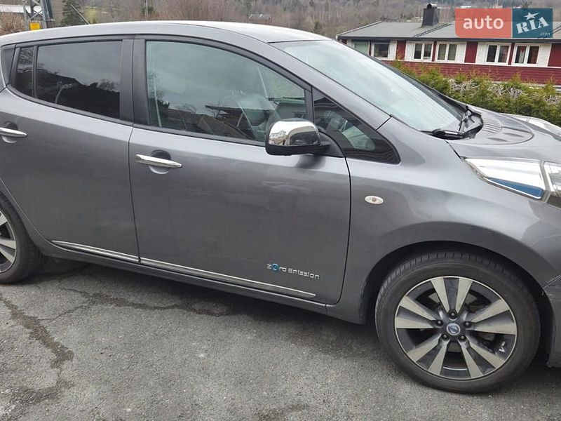 Хэтчбек Nissan Leaf 2014 в Умани