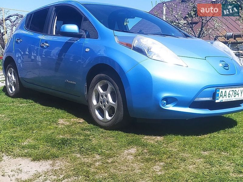 Хетчбек Nissan Leaf 2013 в Києві