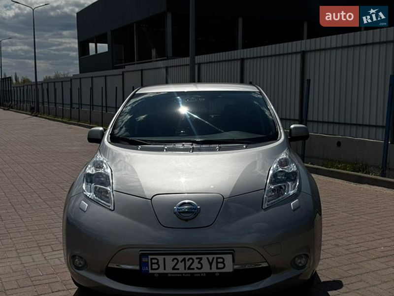 Хетчбек Nissan Leaf 2014 в Полтаві