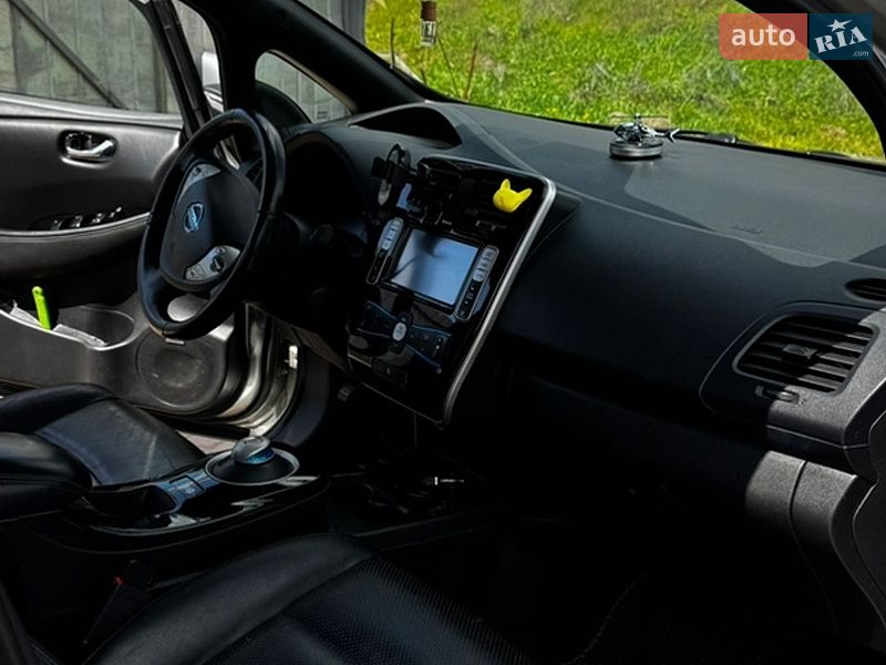 Хетчбек Nissan Leaf 2014 в Полтаві