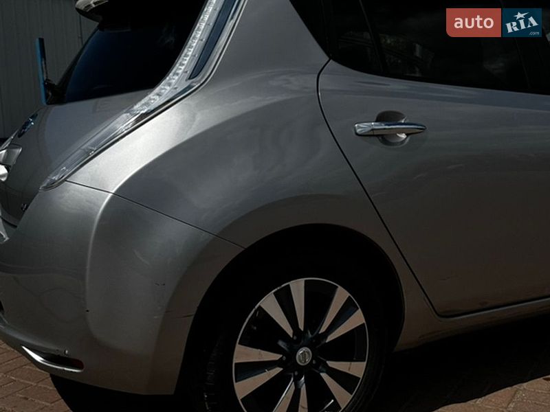 Хетчбек Nissan Leaf 2014 в Полтаві