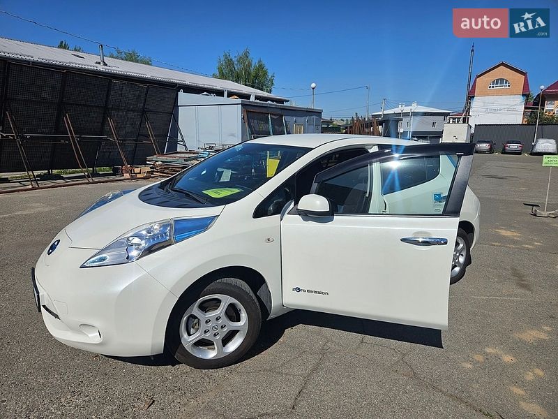 Хэтчбек Nissan Leaf 2017 в Киеве