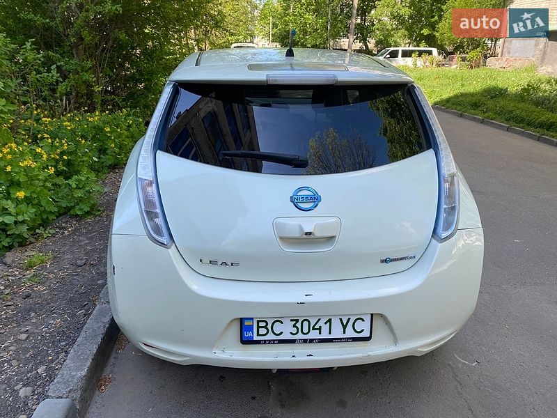 Хэтчбек Nissan Leaf 2012 в Львове
