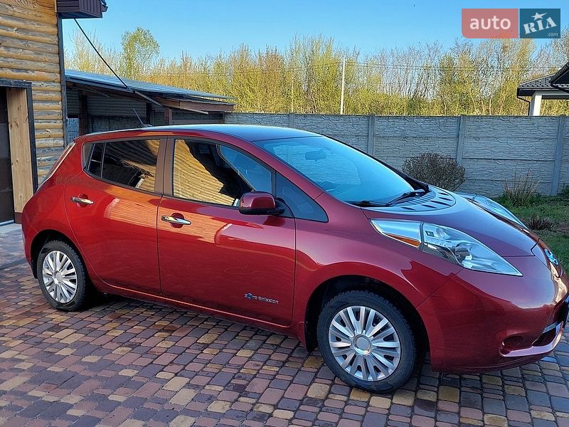 Хэтчбек Nissan Leaf 2014 в Киеве