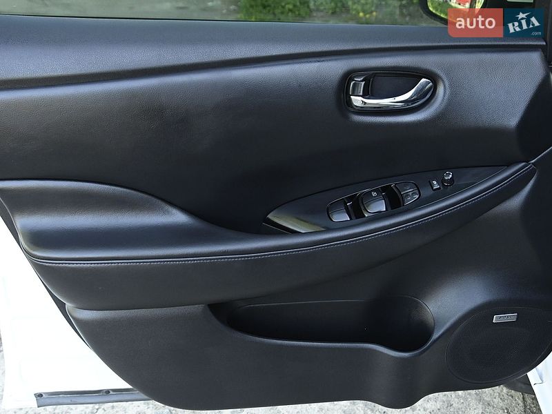 Хэтчбек Nissan Leaf 2016 в Бердичеве