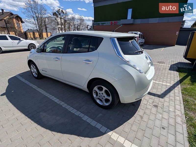 Хэтчбек Nissan Leaf 2012 в Виннице