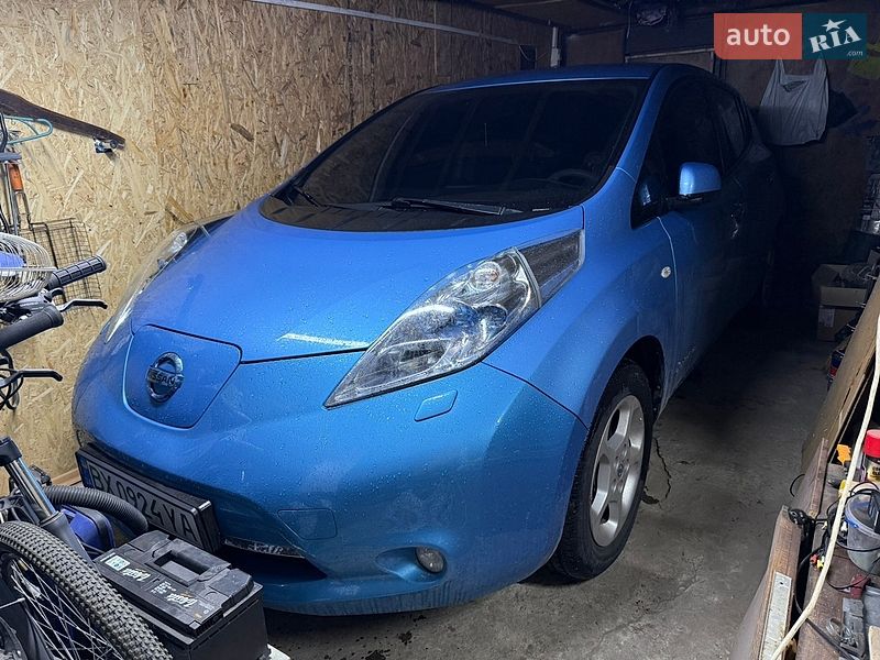 Хэтчбек Nissan Leaf 2012 в Хмельницком