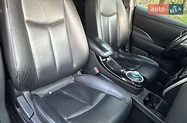 Хэтчбек Nissan Leaf 2016 в Днепре