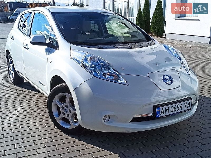 Хетчбек Nissan Leaf 2013 в Житомирі