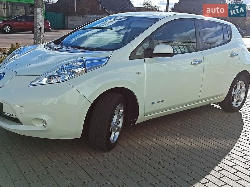 Хетчбек Nissan Leaf 2013 в Житомирі