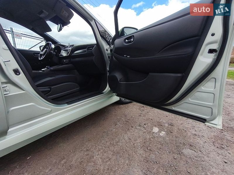 Хетчбек Nissan Leaf 2018 в Луцьку