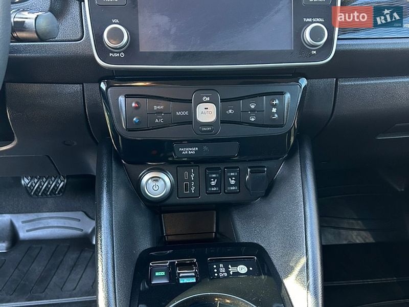 Хэтчбек Nissan Leaf 2023 в Ровно