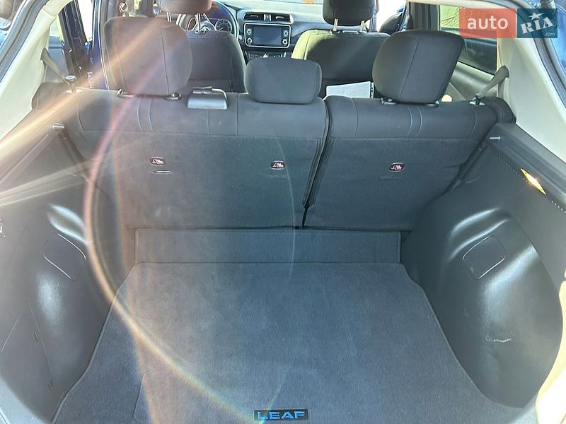 Хэтчбек Nissan Leaf 2023 в Ровно