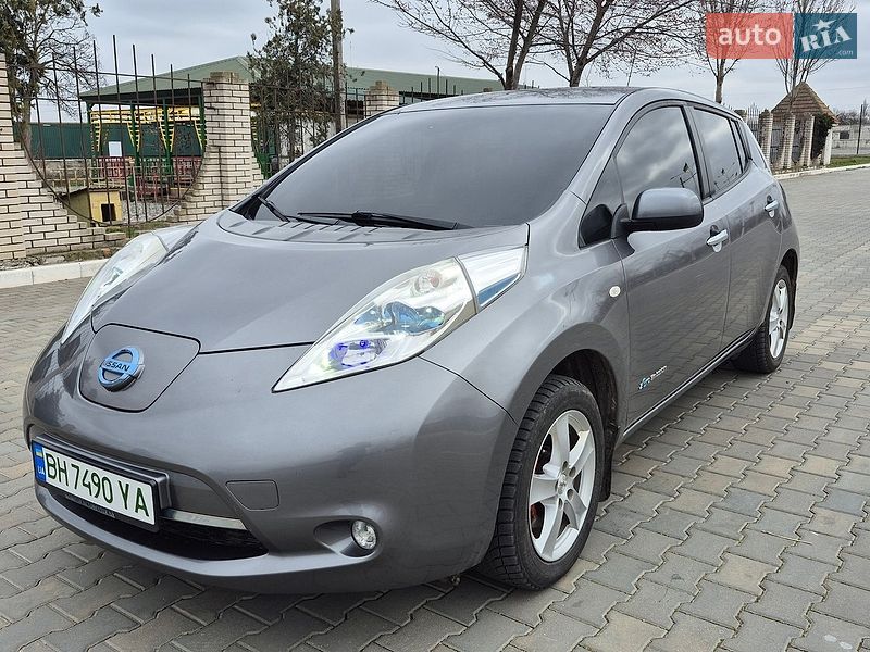 Хэтчбек Nissan Leaf 2016 в Измаиле