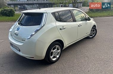 Хэтчбек Nissan Leaf 2012 в Южноукраинске