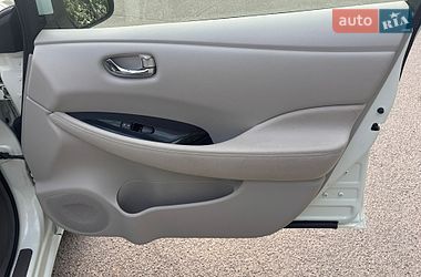 Хэтчбек Nissan Leaf 2012 в Южноукраинске