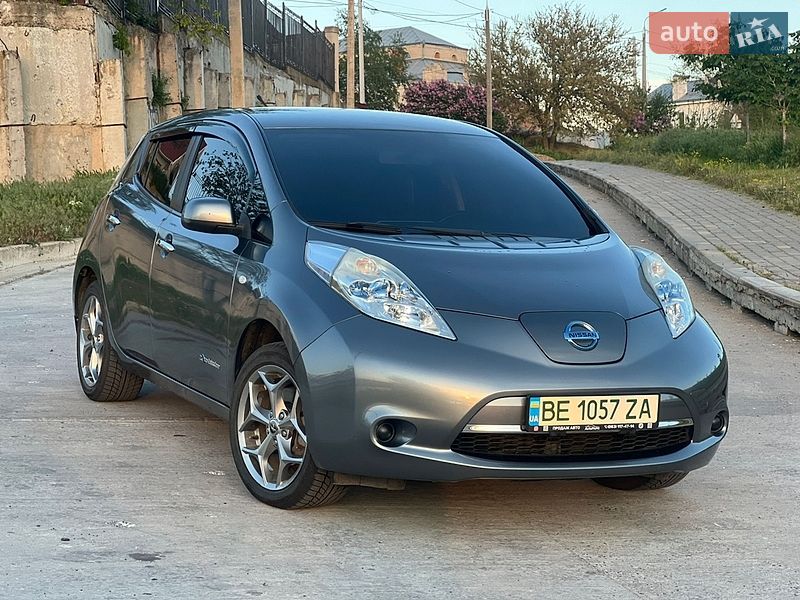 Хэтчбек Nissan Leaf 2014 в Николаеве
