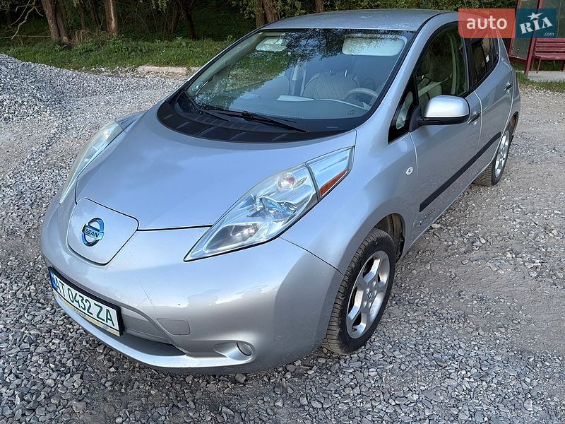 Хэтчбек Nissan Leaf 2012 в Ивано-Франковске