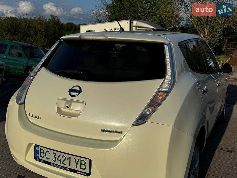 Хетчбек Nissan Leaf 2011 в Львові